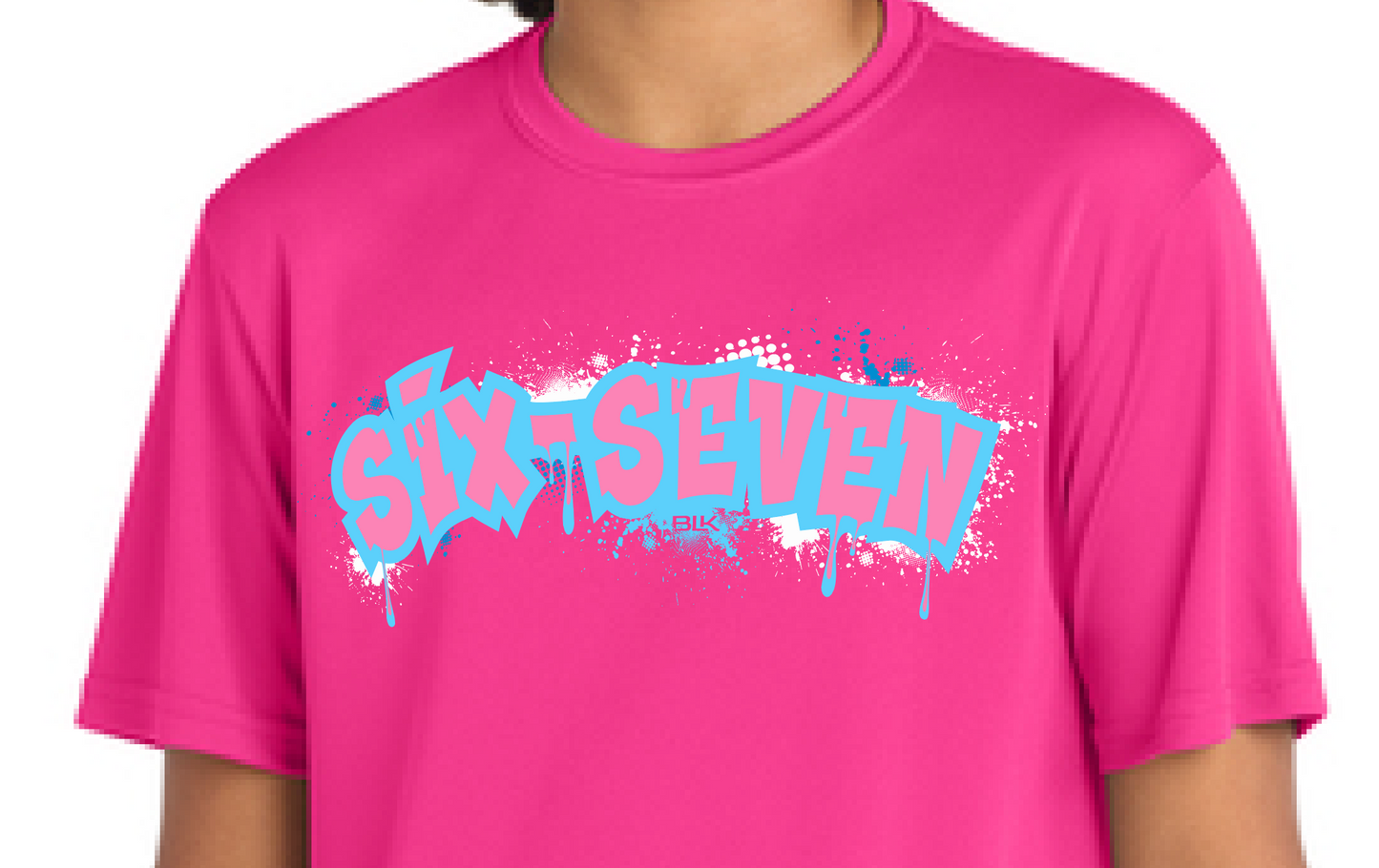 Dri-FIT T-SHIRT BLK the Label SIX-SEVEN Drip in Vibrant Blue with Pink Graffiti Logo for Trendy 67 Comfort