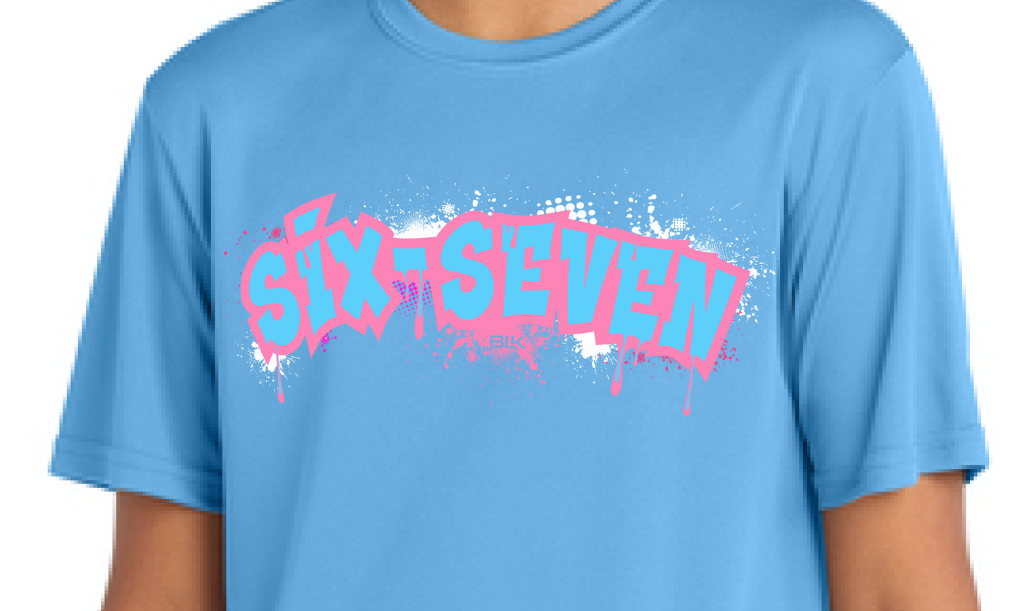 Dri-FIT T-SHIRT BLK the Label SIX-SEVEN Drip in Vibrant Blue with Pink Graffiti Logo for Trendy 67 Comfort