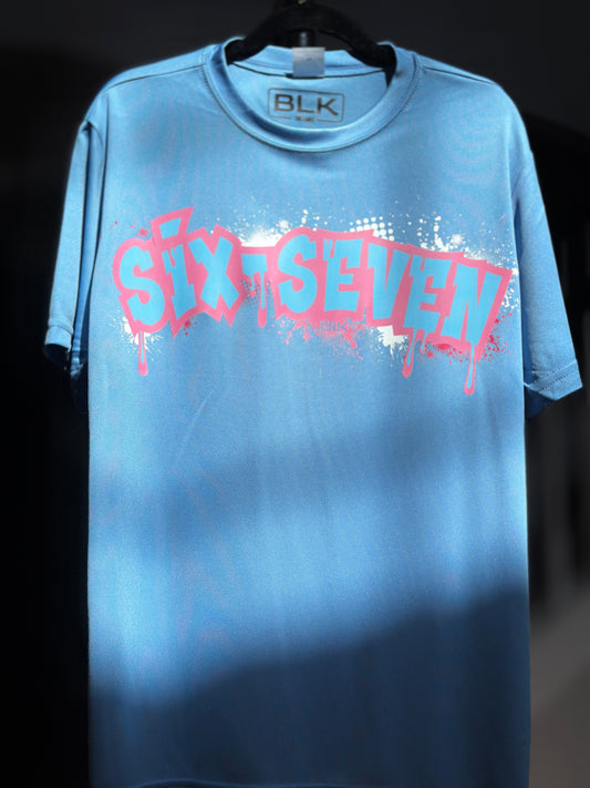 Dri-FIT T-SHIRT BLK the Label SIX-SEVEN Drip in Vibrant Blue with Pink Graffiti Logo for Trendy 67 Comfort