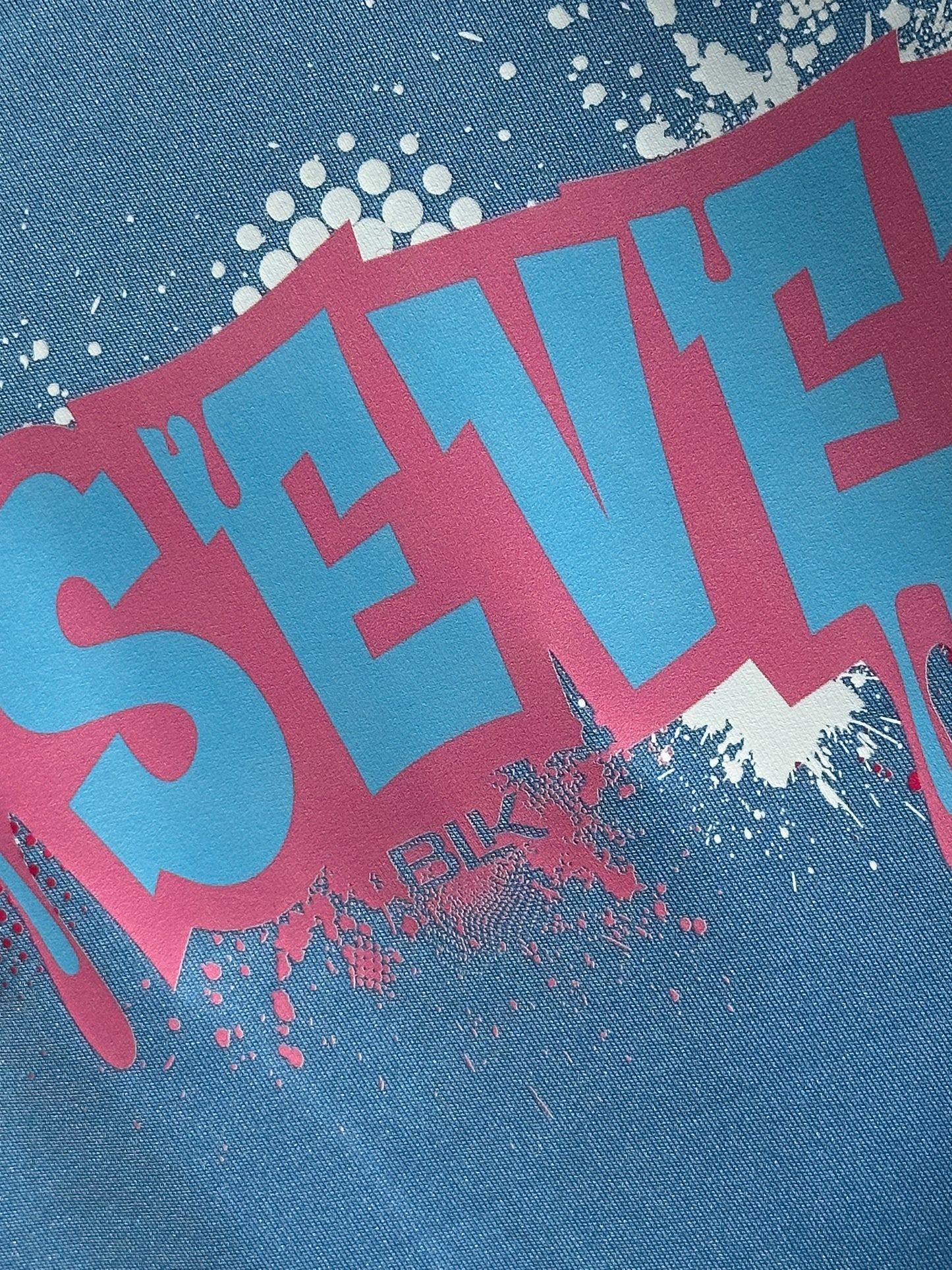 Dri-FIT T-SHIRT BLK the Label SIX-SEVEN Drip in Vibrant Blue with Pink Graffiti Logo for Trendy 67 Comfort